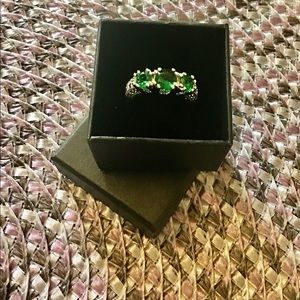Ring green birthstone 925 stamp NEW size 7